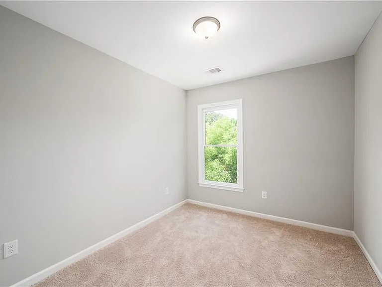 2826 Laurel Ridge Cir — Photo 16