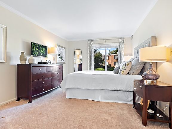 4th image of 2521 Old Tavern Rd #23