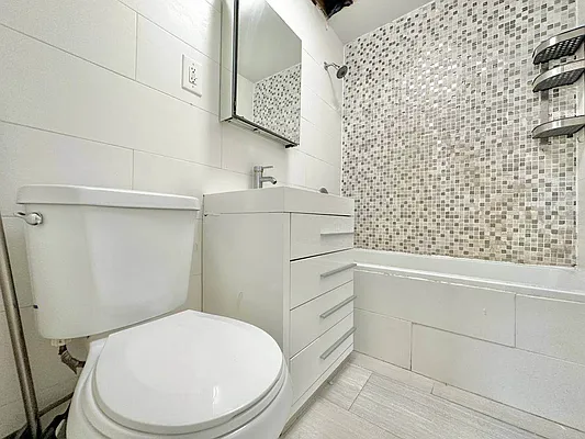 Rented by Doorway NYC, LLC | media 10