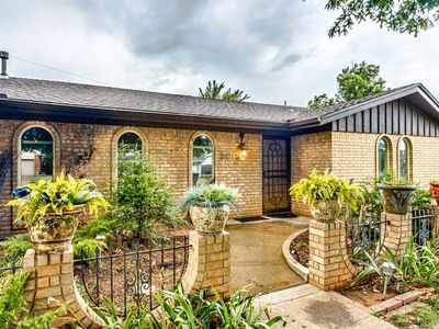 8705 Lakeaire Dr, Oklahoma City, OK, 73132