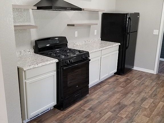 3rd image of 615 Mystic Ave
