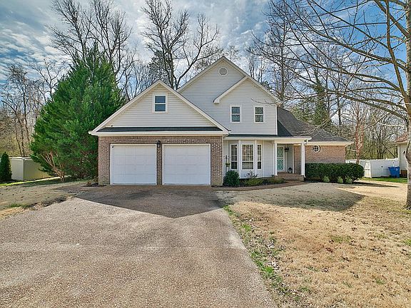 2nd image of 900 Creek Dr