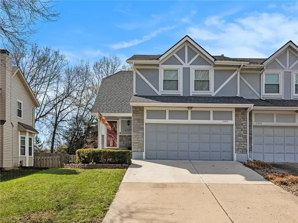 11806 Oakmont St, Overland Park, KS 66210
