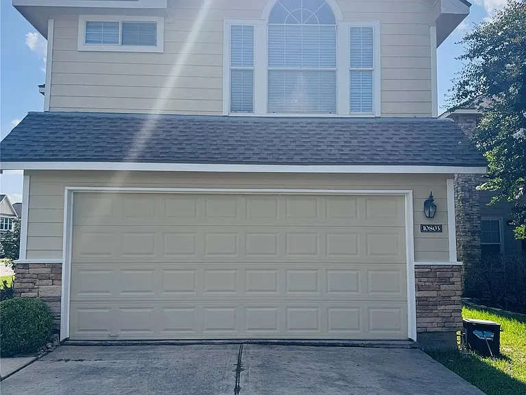10803 Waterfern Ct — Photo 2