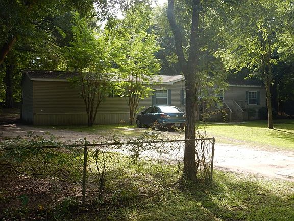 2nd image of 1165 Comanche St