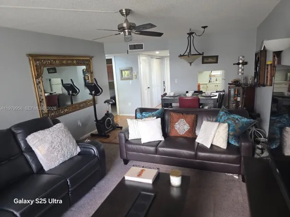 8100 Sunrise Lakes Blvd, Fort Lauderdale, FL