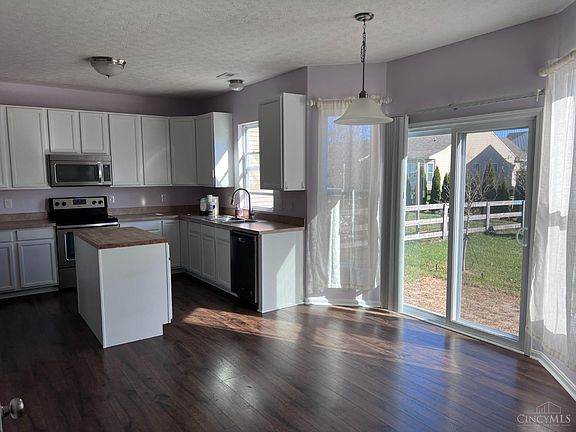 3rd image of 445 Hennepin Dr