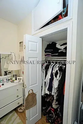 Rented by Universal Realty Group | media 15