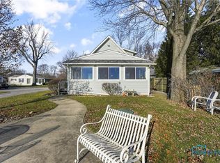 1108 E Hickory Grove Rd, Pt Clinton, OH 43452