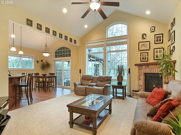 5th image of 322 Pebble Beach Dr