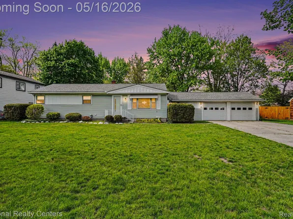 5850 Eldridge Dr, Waterford, MI 48327