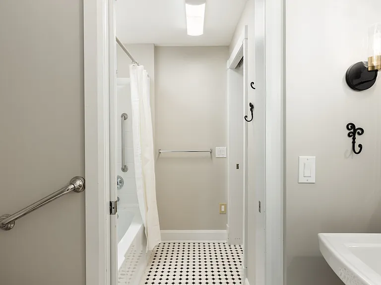 4002 Harlem Rd — Photo 16