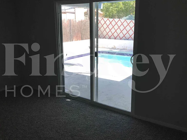 1810 Renada Cir — Photo 4
