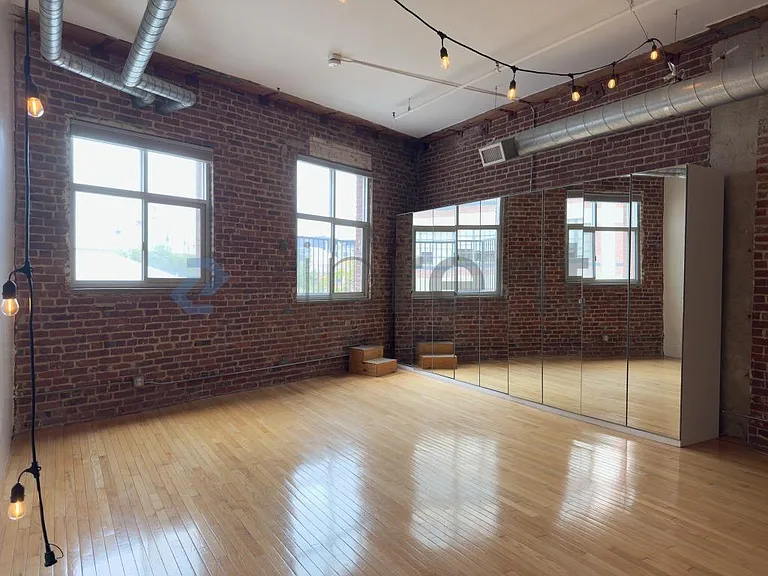 500 Molino St #208 — Photo 3