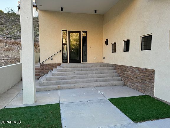 3rd image of 228 Canyon Terrace Dr