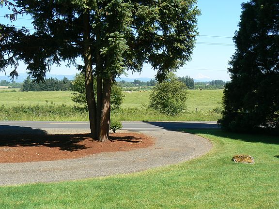 5th image of 19606 NE 50th Ave
