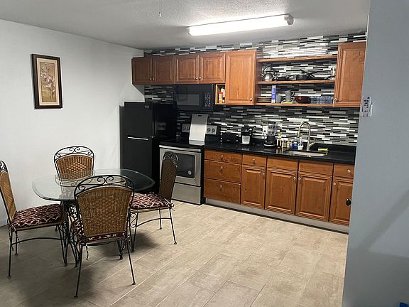 4th image of 617 Jackson St Unit 4