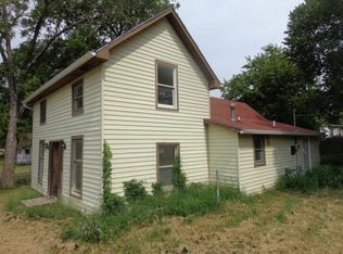 11008 3rd St, Meriden, KS 66512