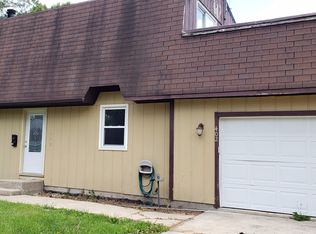 402 S Russell St, Champaign, IL 61821