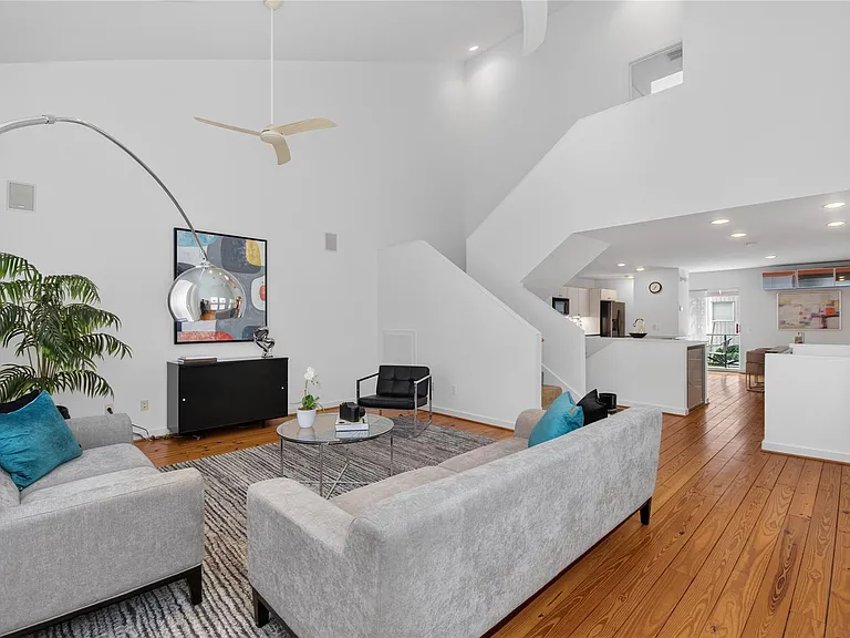 6916 Yellowstone Way Dr — Photo 1