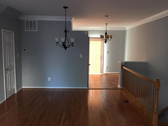 4th image of 7748 Desiree St