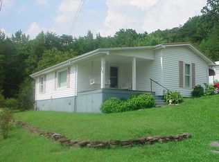 690 Maple St, Jellico, TN 37762
