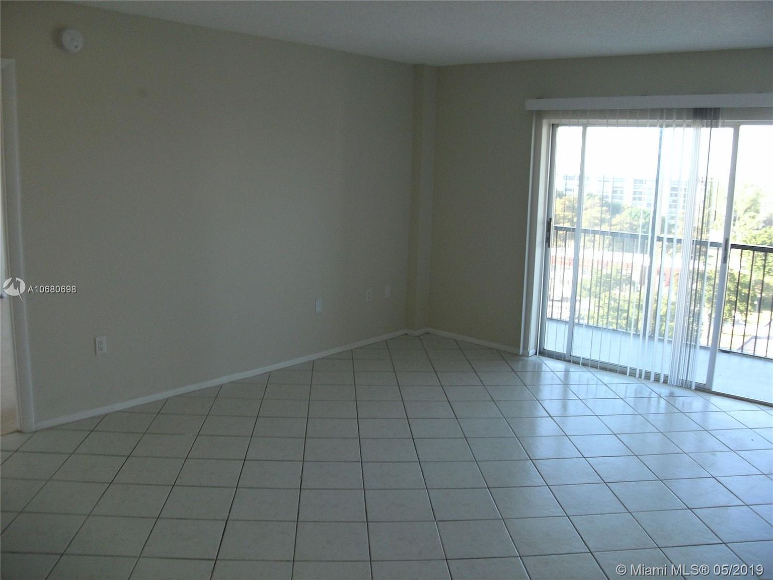 4174 Inverrary Dr APT 911 — Inverrary Country Club