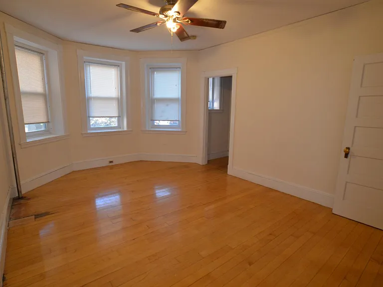 15 Lynde St #12.5 — Photo 6