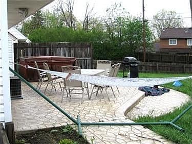 2nd image of 2325 Larchdale Dr