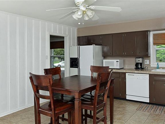 2nd image of 2614 Southview Dr