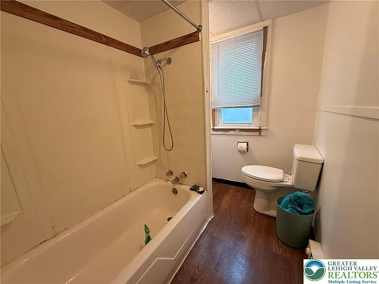 213 E Bertsch St #3 — Photo 8