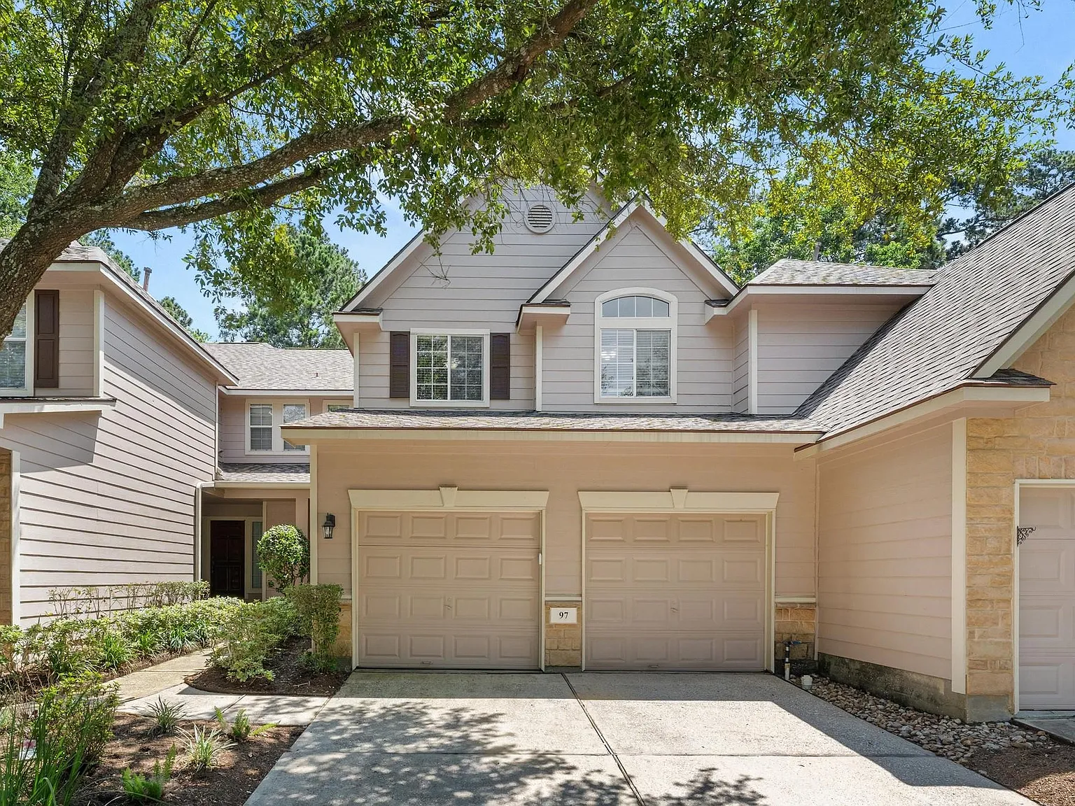 3 bed, 2.5 bath, 1706 sqft, $1,750 — Photo 1