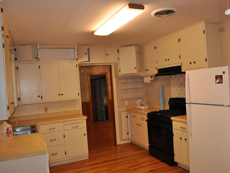 1st image of 210 S Bowie St