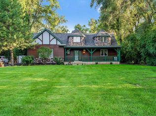 7555 W 105th St, Palos Hills, IL 60465