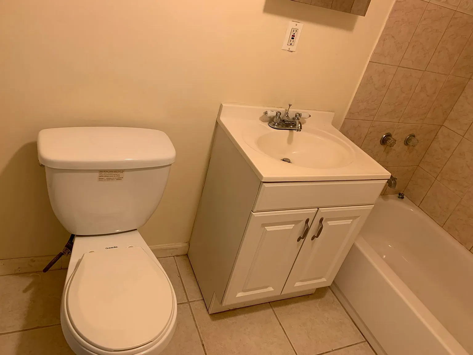 2 bed, 1060 sqft, $2,200 — Photo 2