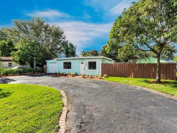 1220 N 57th Ave, Hollywood, FL 33021