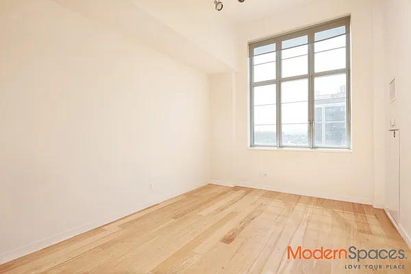 Sold by Modern Spaces | media 4