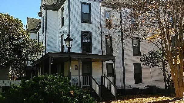 1st image of 929 Green St