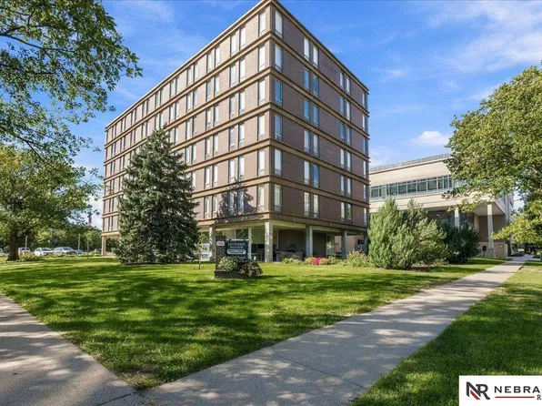 1130 H St APT 510, Lincoln, NE 68508