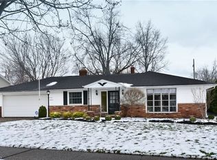 2052 Edenhall Dr, Lyndhurst, OH