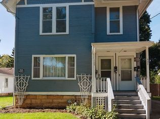 520 Iowa Ave, Aurora, IL 60506