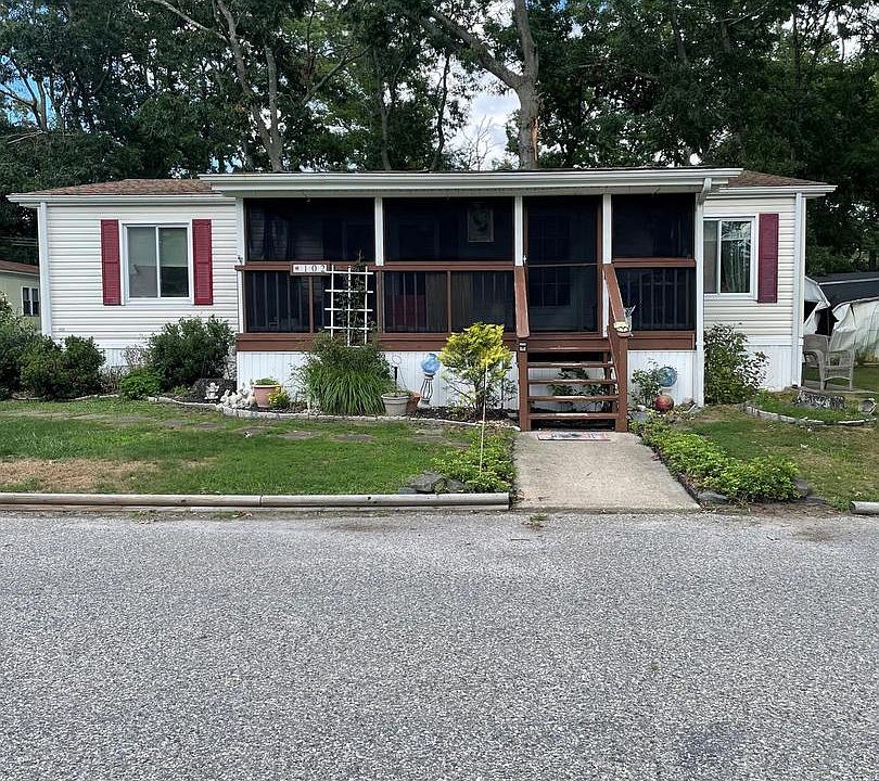 1st image of 102 Cedar Ln
