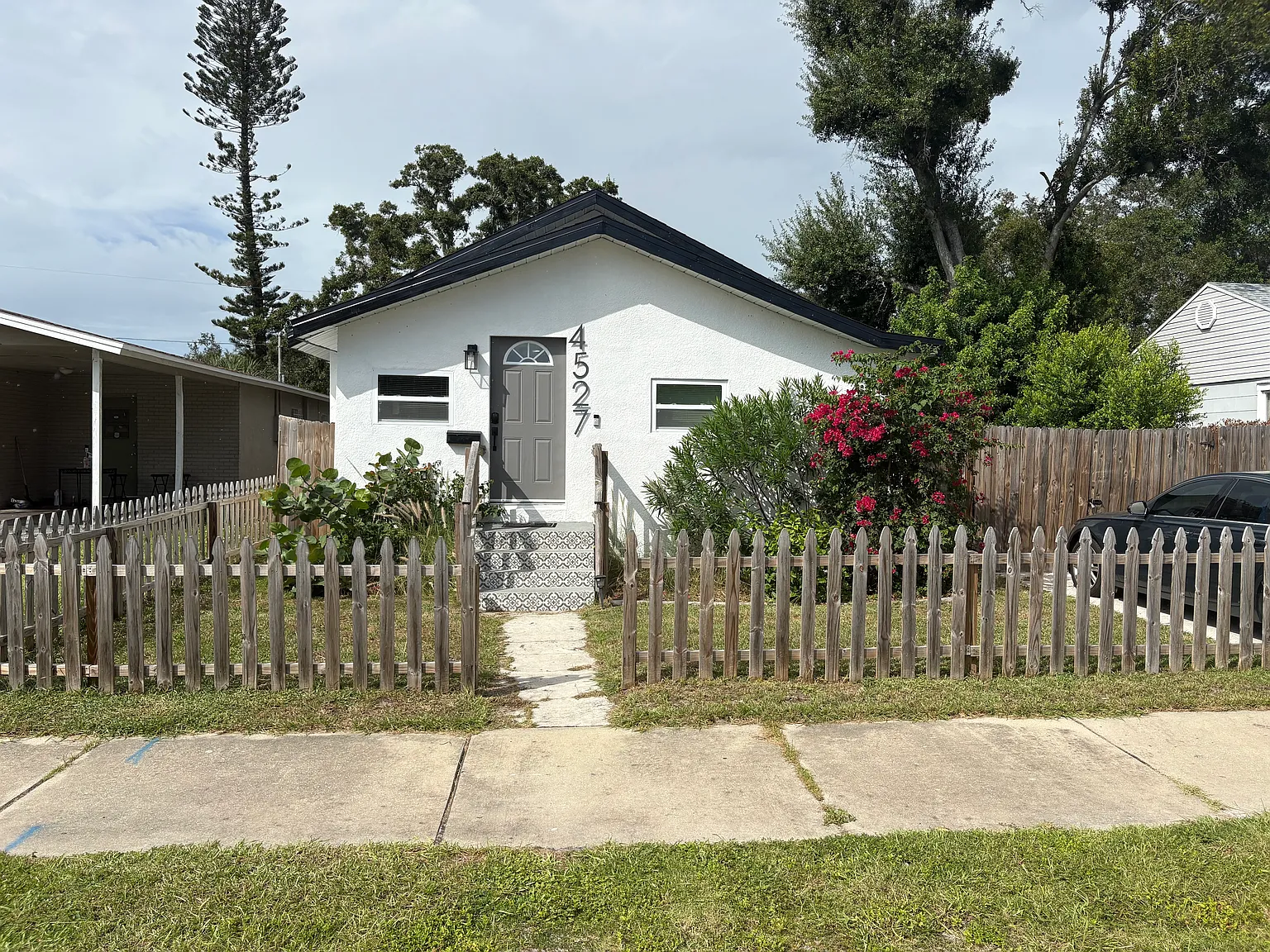 3 bed, 848 sqft, $2,100 — Photo 1