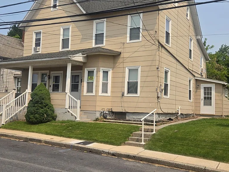 19 E Chestnut St — Photo 1