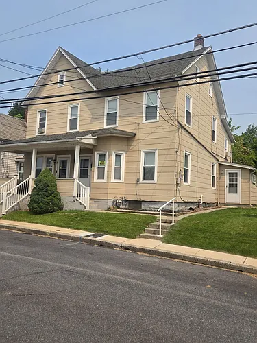 19 E Chestnut St Photo 1