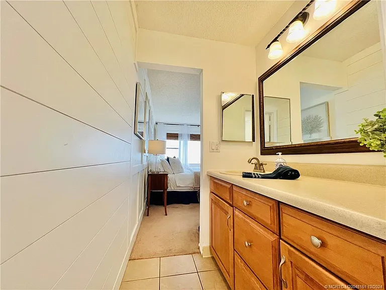 9400 S Ocean Dr #202 — Photo 34