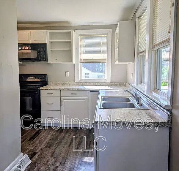 403 McCrary St — Photo 5