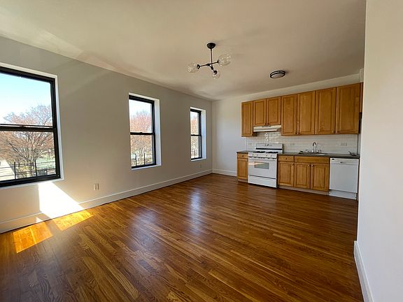 3rd image of 337 5th Ave Unit 3
