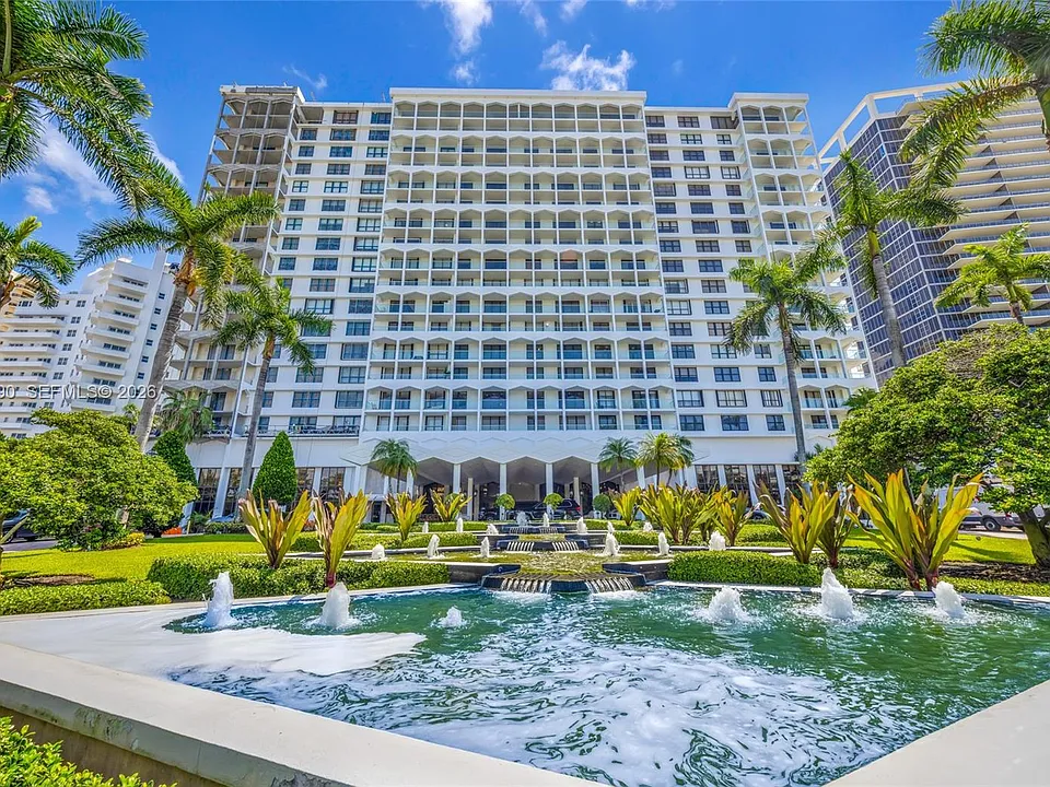 9801 Collins Ave #11M
