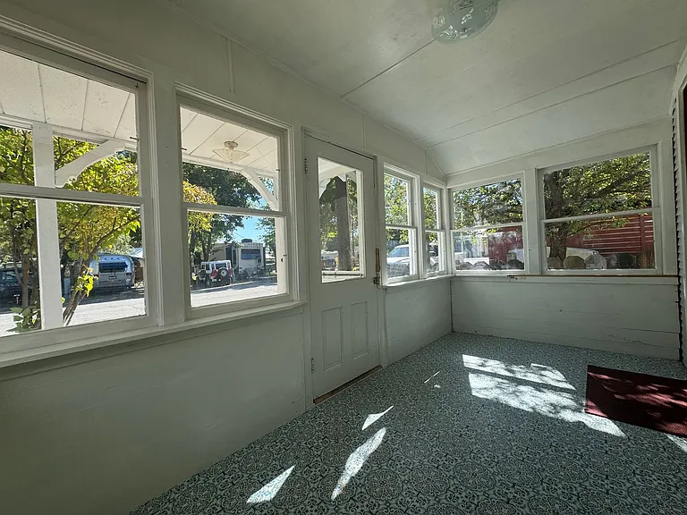 133 Stover Rd — Photo 8